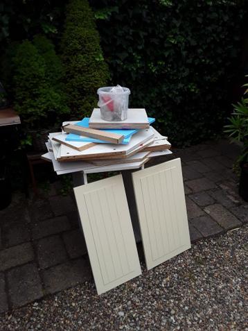 Keuken(hoek)aanrechtkastje bouwpakket met zachtgele deurtjes - afbeelding 3 Keuken(hoek)aanrechtkastje bouwpakket met zachtgele deurtjes - afbeelding 3