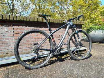 Ghost HTX9500 "29 mountainbike met Fox racing shox