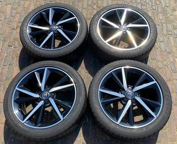 Originele 17” Toyota Auris velgen +TPMS + Dunlop zomerbanden