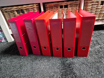 6 rode ordners met tabbladen