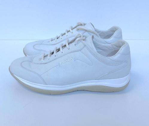 PRADA Witte leren sneakers  Maat 40, Kleding | Dames, Schoenen, Zo goed als nieuw, Sneakers of Gympen, Wit, Ophalen of Verzenden