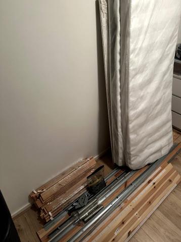 IKEA Espevär bedframe grijs met poten – 140x200 cm - afbeelding 7 IKEA Espevär bedframe grijs met poten – 140x200 cm - afbeelding 7