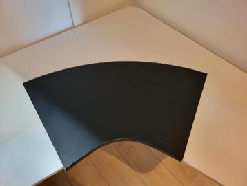 Ikea Bekant hoekbureau wit met zwart inzetstuk - verstelbaar - afbeelding 3 Ikea Bekant hoekbureau wit met zwart inzetstuk - verstelbaar - afbeelding 3