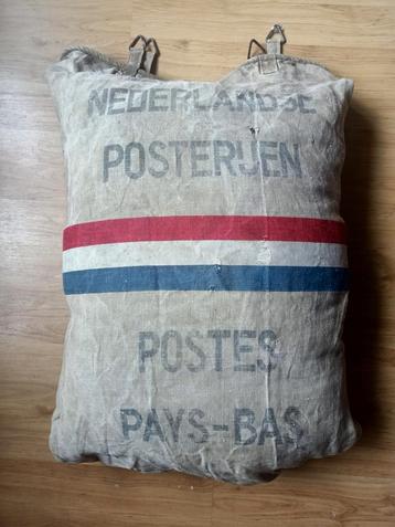 Kussen (sloop) van originele postzak/ Nederlandse Posterijen