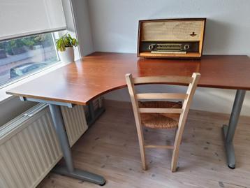 Bureau / hoekbureau van Ikea Galant - afbeelding 2 Bureau / hoekbureau van Ikea Galant - afbeelding 2