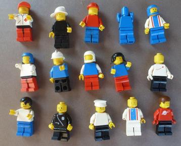 partijtje van 15x LEGO POPPETJES (QB2)