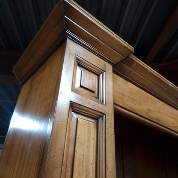 Prachtige notenhouten Hoge Bibliotheek/Winkelkast/Buffetkast - afbeelding 2 Prachtige notenhouten Hoge Bibliotheek/Winkelkast/Buffetkast - afbeelding 2