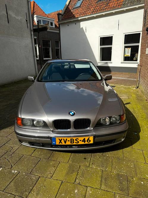 BMW 5-Serie 2.0 I 520 AUT 1999 Grijs E39, Auto's, BMW, Particulier, 5-Serie, Trekhaak, Benzine, Sedan, Automaat, Origineel Nederlands