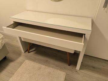 Ikea Malm Make-up Tafel - afbeelding 2 Ikea Malm Make-up Tafel - afbeelding 2