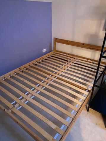 Houten bedframe + latten Ikea - afbeelding 1 Houten bedframe + latten Ikea - afbeelding 1