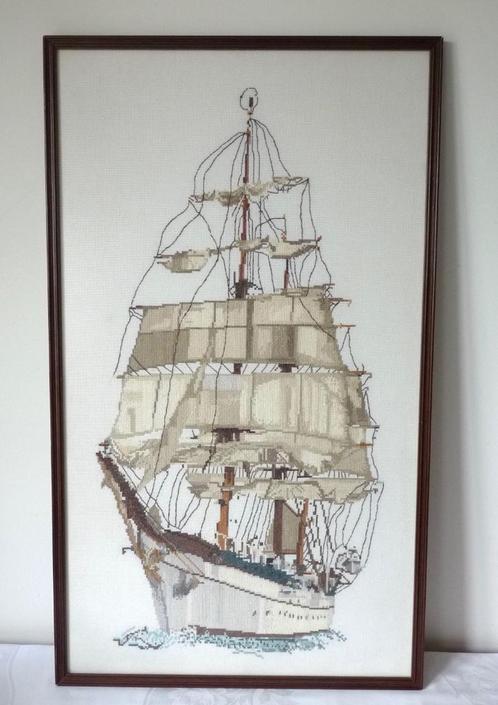 driemaster zeilschip, geborduurd en ingelijst, Antiek en Kunst, Curiosa en Brocante, Ophalen of Verzenden