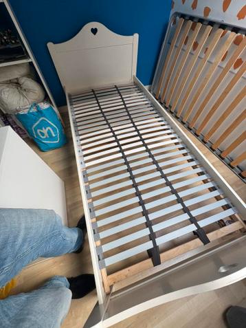 Gratis: Bed met lattenbodem 200x90