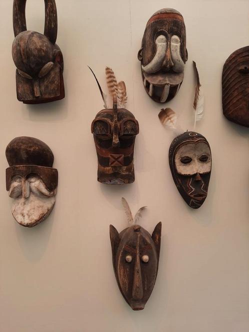 Afrikaanse maskers van hout Ieder masker staat apart op foto, Antiek en Kunst, Kunst | Niet-Westerse kunst, Ophalen