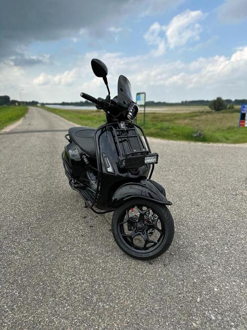 Te Koop Vespa Sprint full black en Snel, Fietsen en Brommers, Scooters | Vespa, Gebruikt, Overige modellen, Ophalen of Verzenden