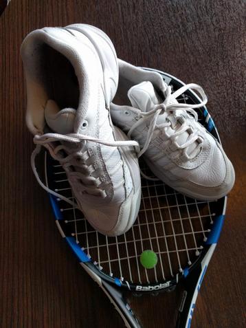 K-swiss indoor tennisschoenen maat 37,5 wit in goede staat. 