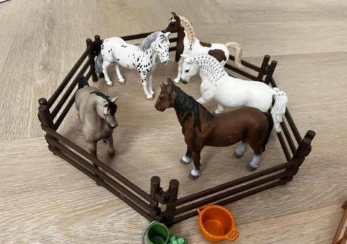 Schleich paarden 5x veulen 2x en 2x hek, Verzamelen, Speelgoed, Zo goed als nieuw, Ophalen of Verzenden