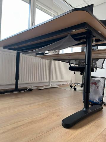 IKEA Bekant Bureau - Zwart - afbeelding 4 IKEA Bekant Bureau - Zwart - afbeelding 4