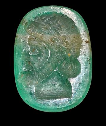 Bodemvondst Romeinse Gem gesneden in Smaragd Steen 