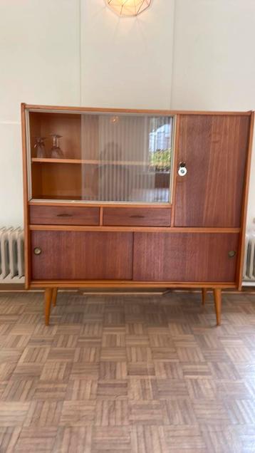 Mid-century, vintage highboard met vitrine, deens design 