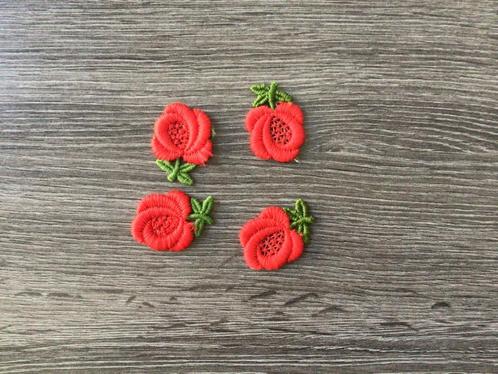 Super mooi set van 4 geborduurde rode roos bloemen voor 1.00, Hobby en Vrije tijd, Naaien en Fournituren, Nieuw, Applicatie, Verzenden