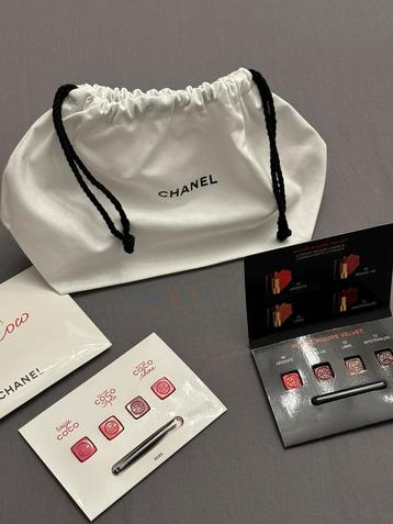 Chanel pouch met mini lipsticks en penseel nieuw! Inc.verzen