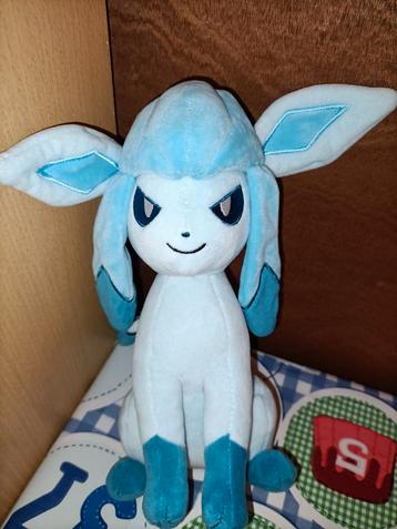 Glaceon Pokemon knuffel 24 cm groot 