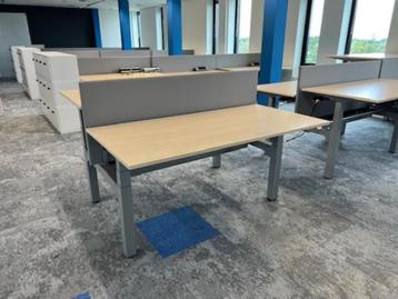 SET - 3 x Kinnarps Zit-sta Duo bureau, 1500 euro/set,32 sets - afbeelding 4 SET - 3 x Kinnarps Zit-sta Duo bureau, 1500 euro/set,32 sets - afbeelding 4