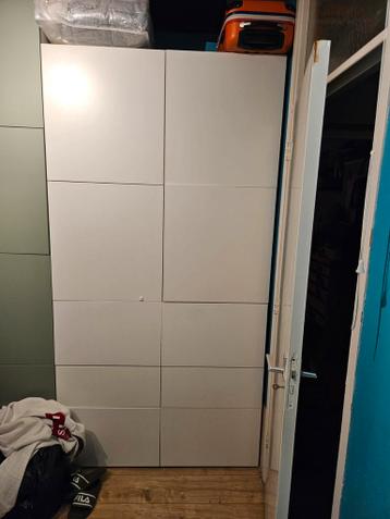 Ikea besta kastenwand met groene en witte deuren en lades - afbeelding 1 Ikea besta kastenwand met groene en witte deuren en lades - afbeelding 1