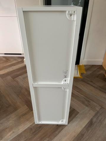 Ikea Besta muurkast met grijs groene deurtjes - afbeelding 5 Ikea Besta muurkast met grijs groene deurtjes - afbeelding 5