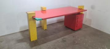 Uniek Memphis Stijl Bureau - afbeelding 4 Uniek Memphis Stijl Bureau - afbeelding 4