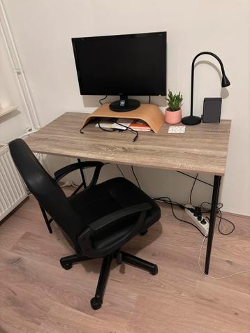 Bureau en bureaustoel - afbeelding 1 Bureau en bureaustoel - afbeelding 1