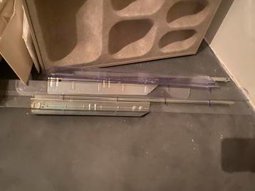 2 Ikea uittrekbare planken massief hout voor 100cm Pax kast - afbeelding 3 2 Ikea uittrekbare planken massief hout voor 100cm Pax kast - afbeelding 3