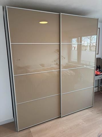 Kledingkast met schuifdeuren beige - afbeelding 2 Kledingkast met schuifdeuren beige - afbeelding 2