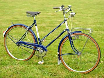 Oude damesfiets Raleigh Sports (1975)