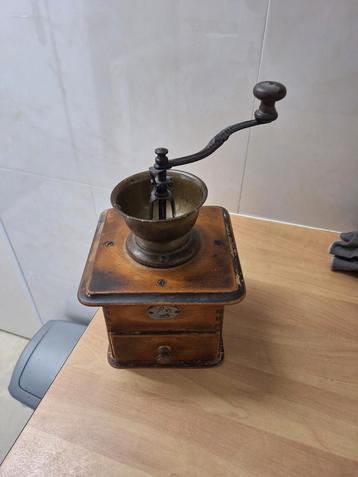 Antieke koffiemolen