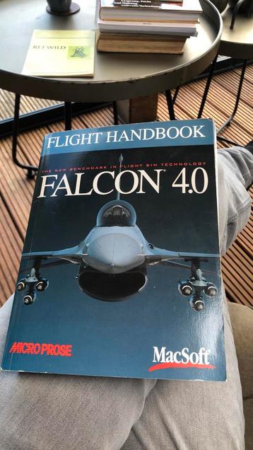 Flight Handbook. Falcon 4.0 MacSoft Microprose 
