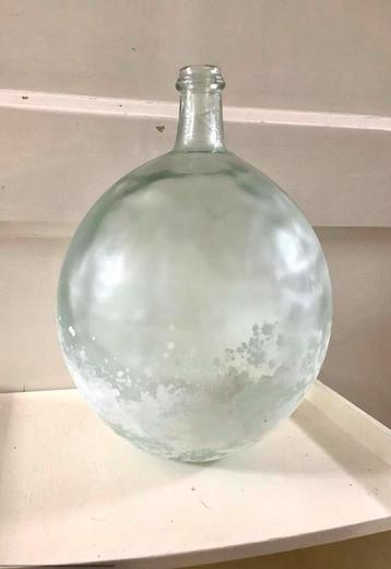 Mooie bolvaas van gerecycled glas 