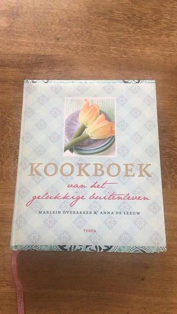M. de Overakker - Kookboek van het gelukkige buitenleven