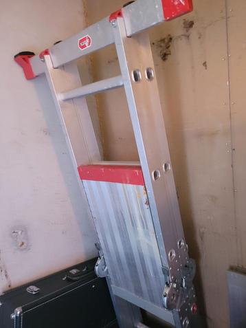 Altrex ladder met twee aluminium planken