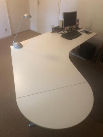 Bureau EFFEKTIV van IKEA - afbeelding 1 Bureau EFFEKTIV van IKEA - afbeelding 1