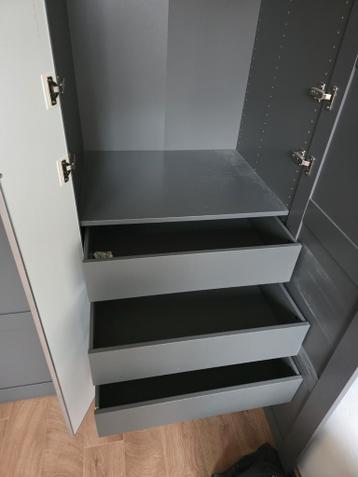 Ikea Pax kledingkast met spiegeldeuren - 225 cm breed - afbeelding 3 Ikea Pax kledingkast met spiegeldeuren - 225 cm breed - afbeelding 3