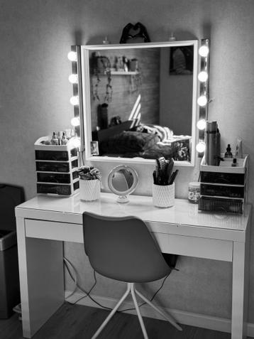 Ikea Malm Make-up Tafel - afbeelding 1 Ikea Malm Make-up Tafel - afbeelding 1