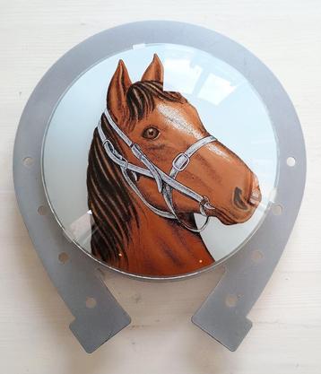 Paarden lamp kind in vorm van hoefijzer