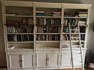 Grote Boekenkast met Ladder - Landelijke Stijl - afbeelding 1 Grote Boekenkast met Ladder - Landelijke Stijl - afbeelding 1