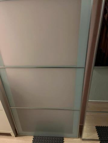 Spiegel schuifdeuren voor IKEA PAX kledingkast - afbeelding 2 Spiegel schuifdeuren voor IKEA PAX kledingkast - afbeelding 2