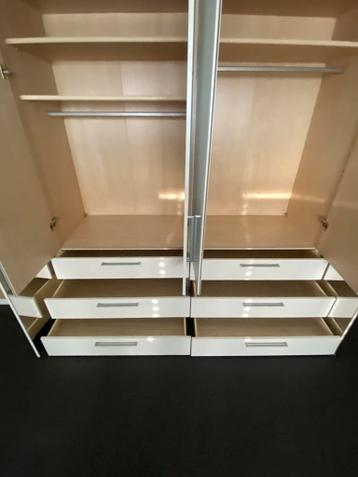 Kledingkast, zo goed als nieuw, 4 meter. overcompleet. - afbeelding 4 Kledingkast, zo goed als nieuw, 4 meter. overcompleet. - afbeelding 4