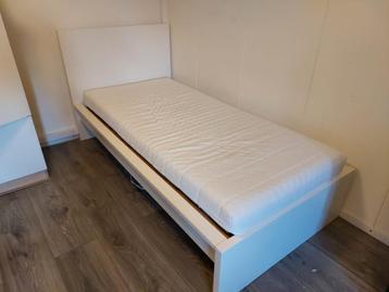 IKEA bed (MALM) - afbeelding 1