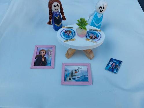 Poppenhuis decoratie setje frozen elsa anna peg dolls, Verzamelen, Poppenhuizen en Toebehoren, Zo goed als nieuw, Poppenhuis, Ophalen of Verzenden