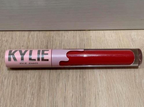 Kylie Jenner matte liquid lipstick 404 call me, Sieraden, Tassen en Uiterlijk, Uiterlijk | Cosmetica en Make-up, Zo goed als nieuw