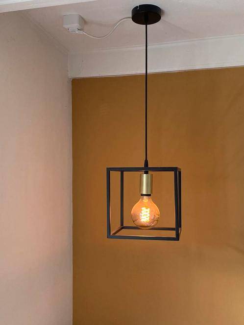 4 hang lampen zwart stalen vierkant frame, Huis en Inrichting, Lampen | Hanglampen, Zo goed als nieuw, Minder dan 50 cm, Metaal